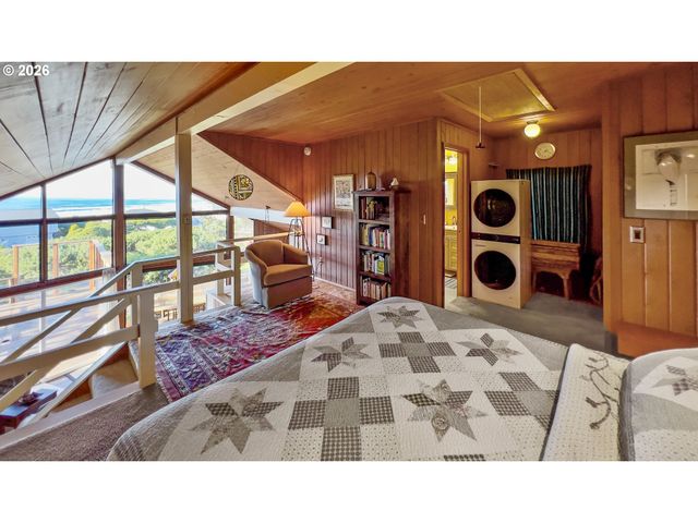 3413 Nw HIDDEN LAKE Dr, Waldport, OR 97394