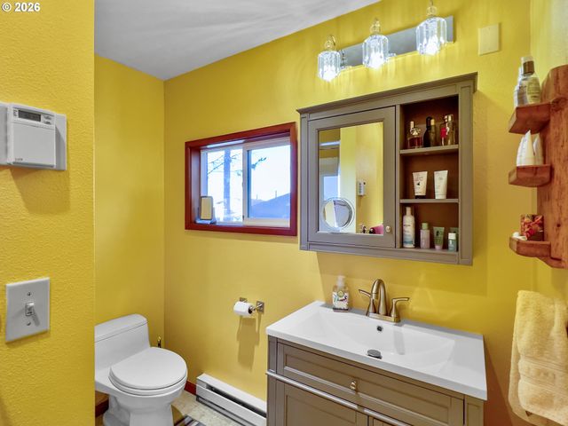 3413 Nw HIDDEN LAKE Dr, Waldport, OR 97394