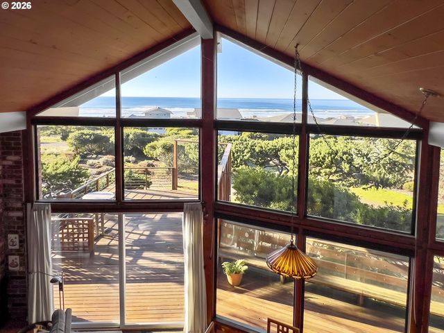 3413 Nw HIDDEN LAKE Dr, Waldport, OR 97394