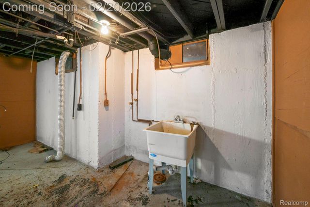 7739 Rosedale Boulevard, Allen Park, MI 48101