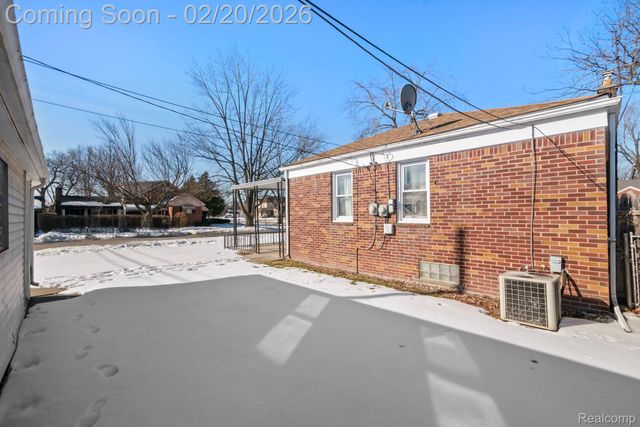 7739 Rosedale Boulevard, Allen Park, MI 48101