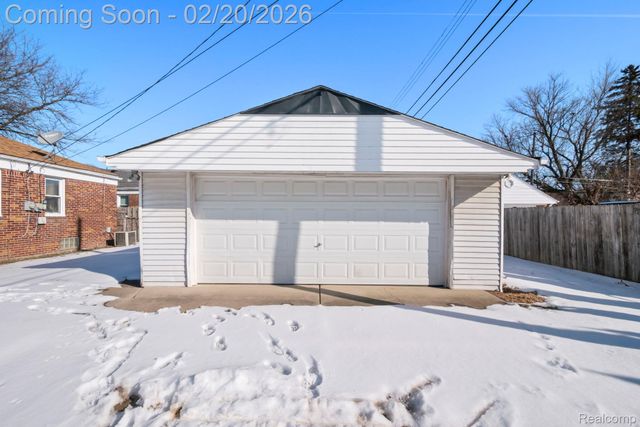 7739 Rosedale Boulevard, Allen Park, MI 48101