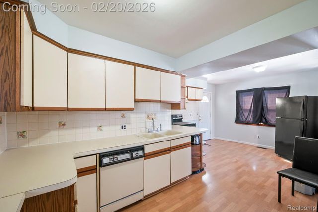 7739 Rosedale Boulevard, Allen Park, MI 48101