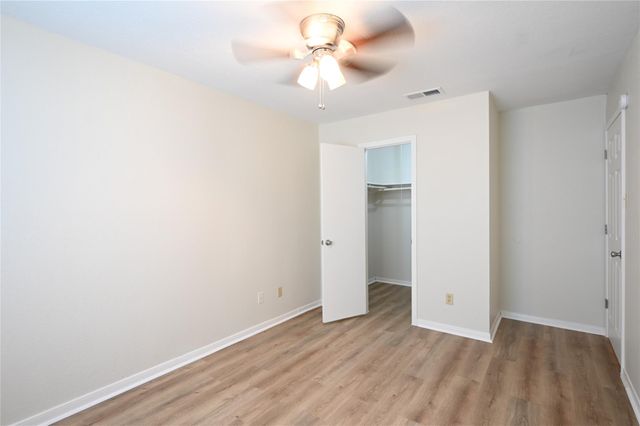 1003 Crockett ST B, Lockhart, TX 78644