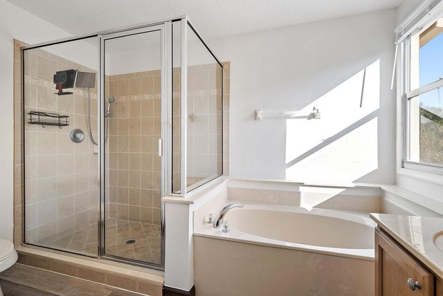 8050 Murano Circle, Palm Beach Gardens, FL 33418