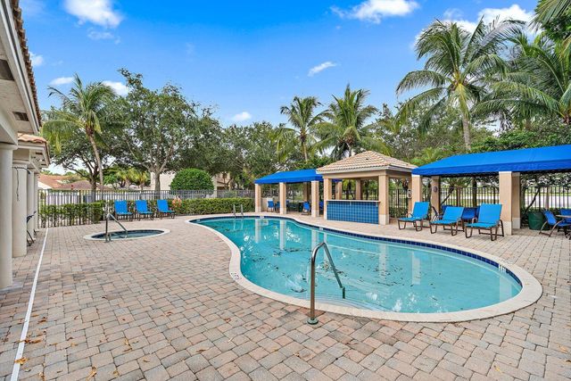 8050 Murano Circle, Palm Beach Gardens, FL 33418