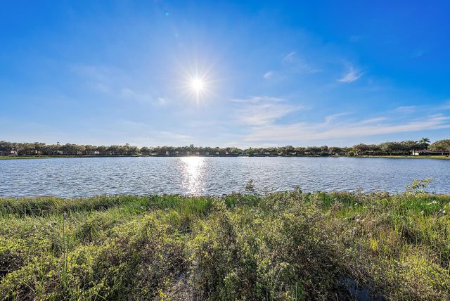 8050 Murano Circle, Palm Beach Gardens, FL 33418