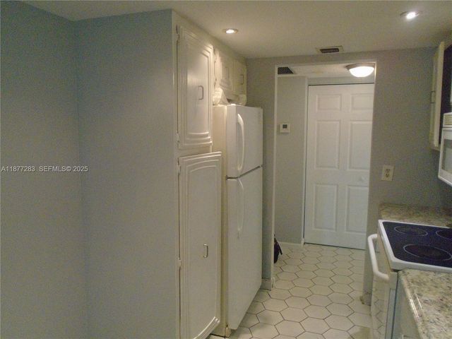 7051 Environ Boulevard 136, Lauderhill, FL 33319