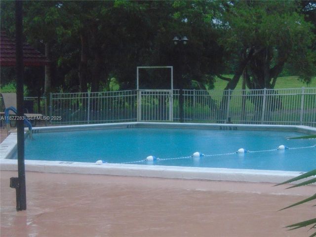 7051 Environ Boulevard 136, Lauderhill, FL 33319