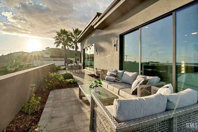 890 Via Ondulando, Ventura, CA 93003