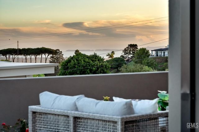 890 Via Ondulando, Ventura, CA 93003