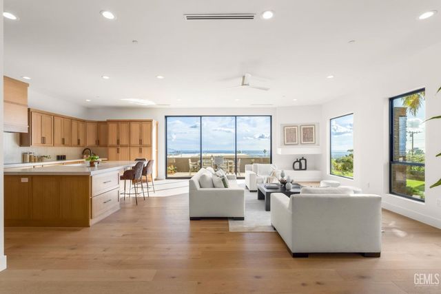 890 Via Ondulando, Ventura, CA 93003