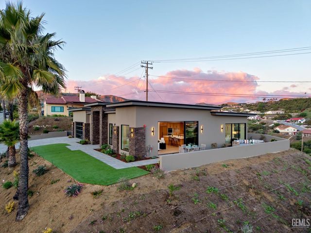 890 Via Ondulando, Ventura, CA 93003