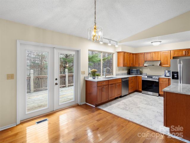 73 Oakmont Drive, Fairview, NC 28730