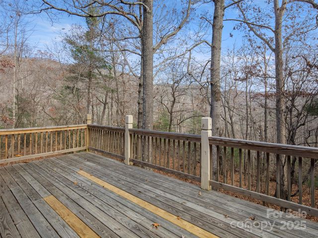 73 Oakmont Drive, Fairview, NC 28730