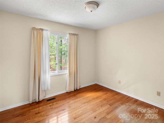 73 Oakmont Drive, Fairview, NC 28730