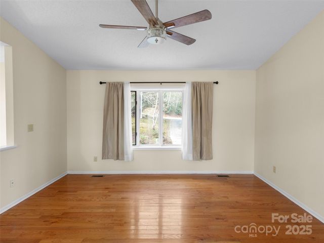 73 Oakmont Drive, Fairview, NC 28730