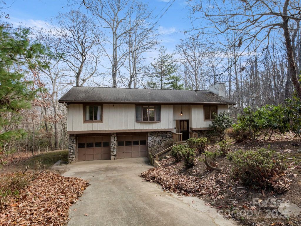 73 Oakmont Drive, Fairview, NC 28730