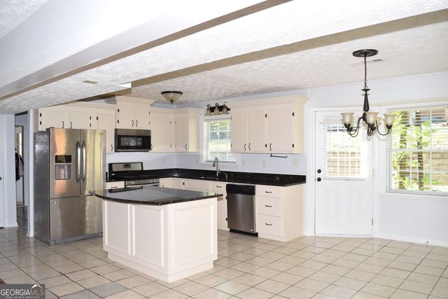 2554 Red Barn Road SW, Marietta, GA 30064