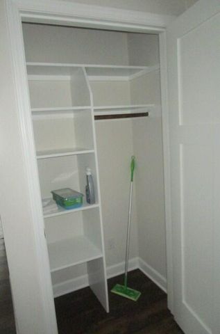 800 BARELA CIR, Centralia, MO 65240