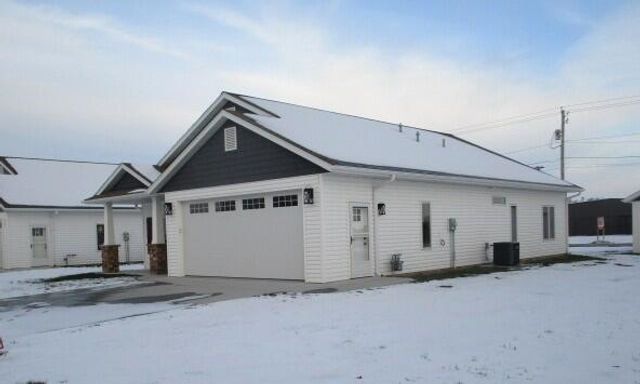 800 BARELA CIR, Centralia, MO 65240