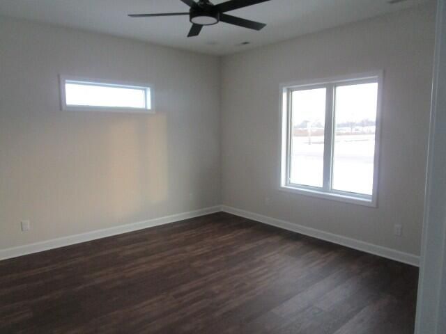 800 BARELA CIR, Centralia, MO 65240