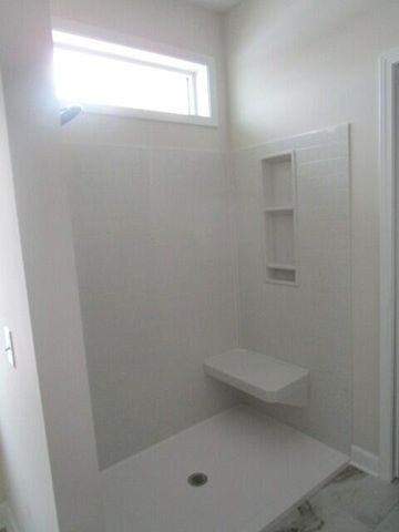 800 BARELA CIR, Centralia, MO 65240