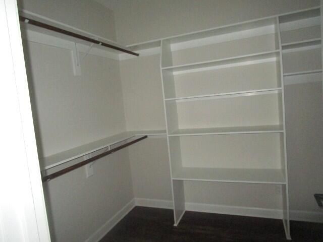 800 BARELA CIR, Centralia, MO 65240