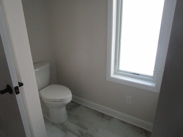 800 BARELA CIR, Centralia, MO 65240