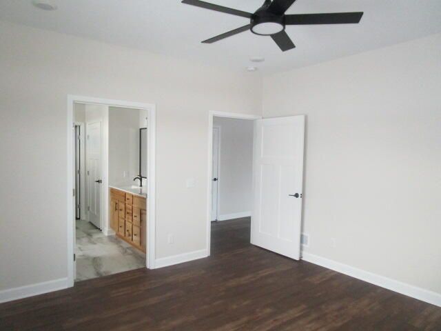 800 BARELA CIR, Centralia, MO 65240