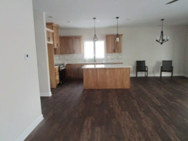 800 BARELA CIR, Centralia, MO 65240