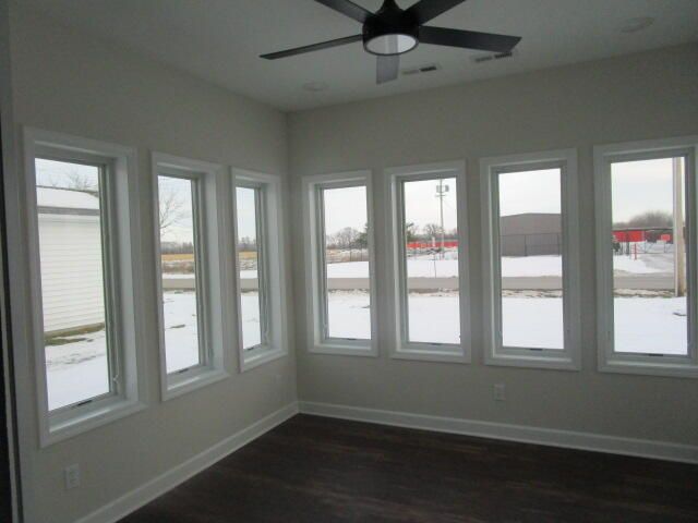 800 BARELA CIR, Centralia, MO 65240