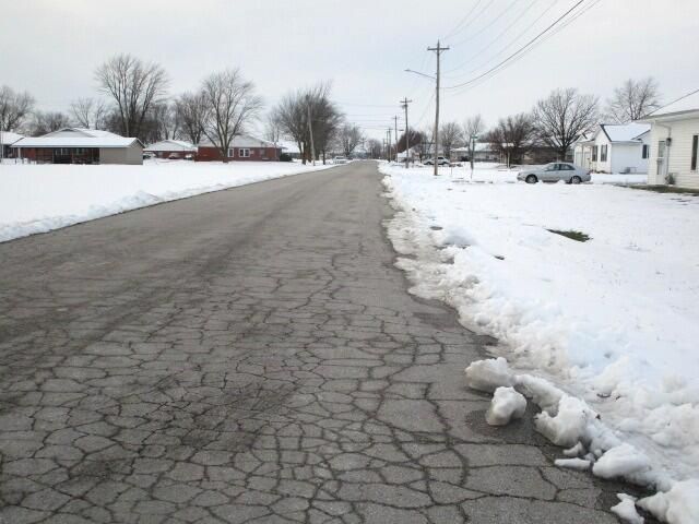 800 BARELA CIR, Centralia, MO 65240