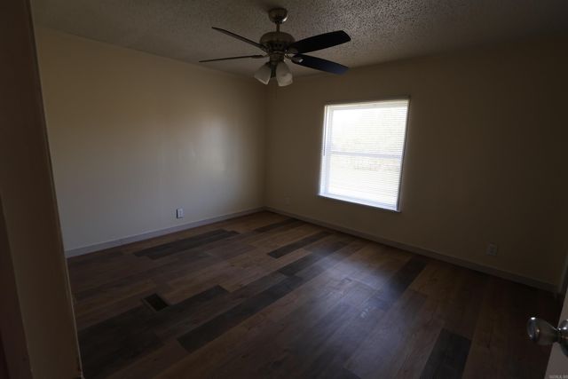 200 Reames Rd, Romance, AR 72136