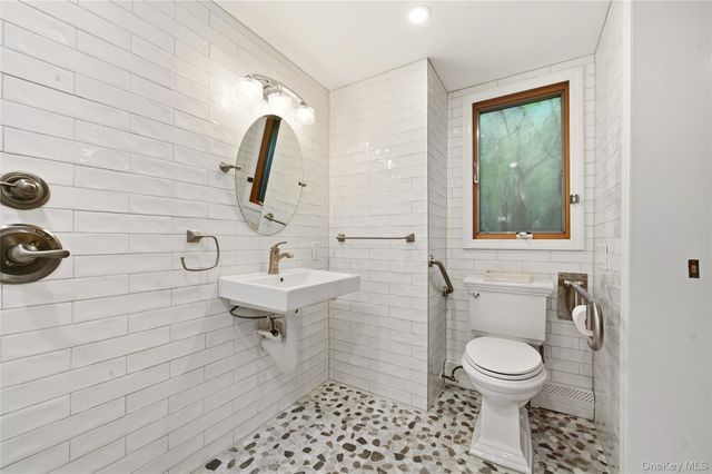 2554 Linden Lane, Merrick, NY 11566