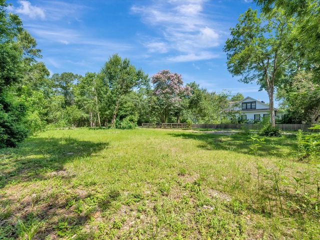 5213 Palm Drive, Dickinson, TX 77539