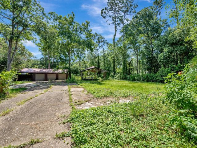 5213 Palm Drive, Dickinson, TX 77539