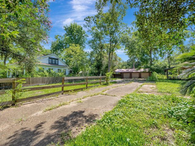 5213 Palm Drive, Dickinson, TX 77539