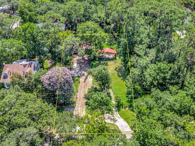 5213 Palm Drive, Dickinson, TX 77539
