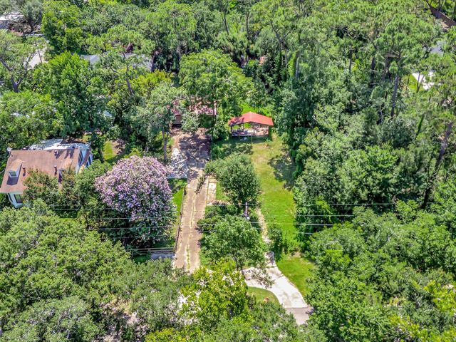 5213 Palm Drive, Dickinson, TX 77539