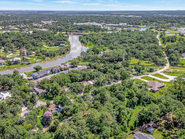 5213 Palm Drive, Dickinson, TX 77539