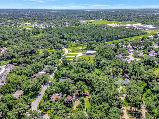 5213 Palm Drive, Dickinson, TX 77539