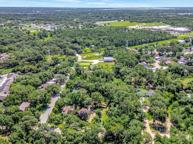 5213 Palm Drive, Dickinson, TX 77539