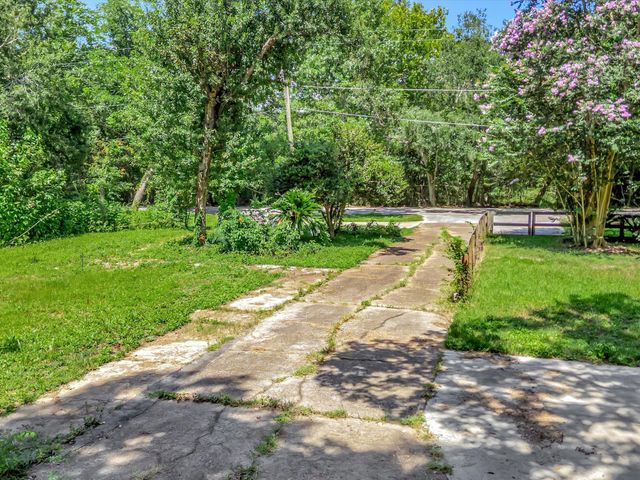 5213 Palm Drive, Dickinson, TX 77539