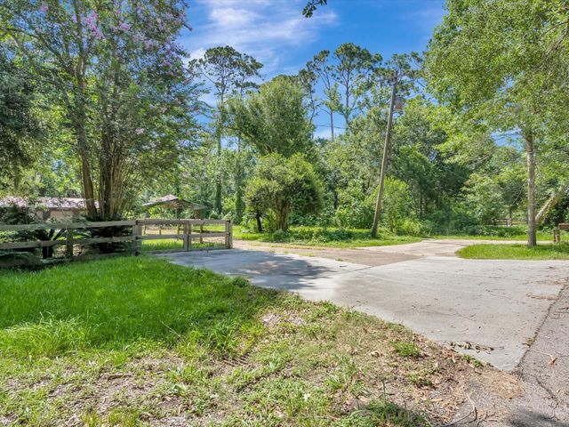 5213 Palm Drive, Dickinson, TX 77539