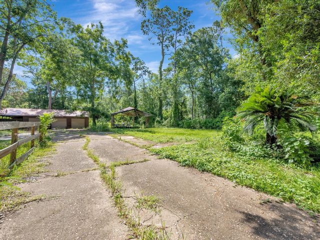 5213 Palm Drive, Dickinson, TX 77539