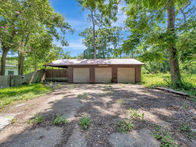 5213 Palm Drive, Dickinson, TX 77539