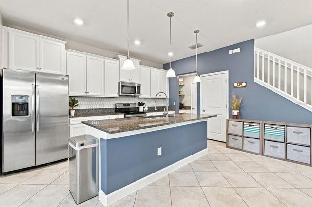 3207 PAINTED BLOSSOM COURT, Lutz, FL 33558