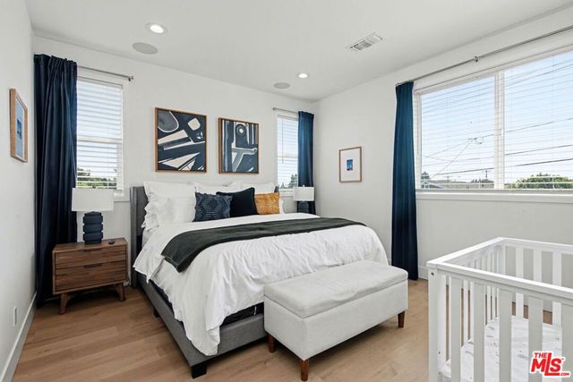 1207 N Commonwealth Avenue, Los Angeles, CA 90029