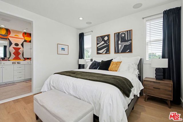1207 N Commonwealth Avenue, Los Angeles, CA 90029